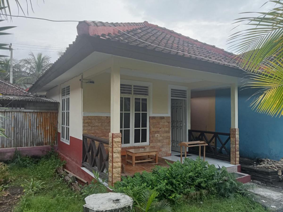 Homestay Lucu 2 Гілі-Траванган Екстер'єр фото